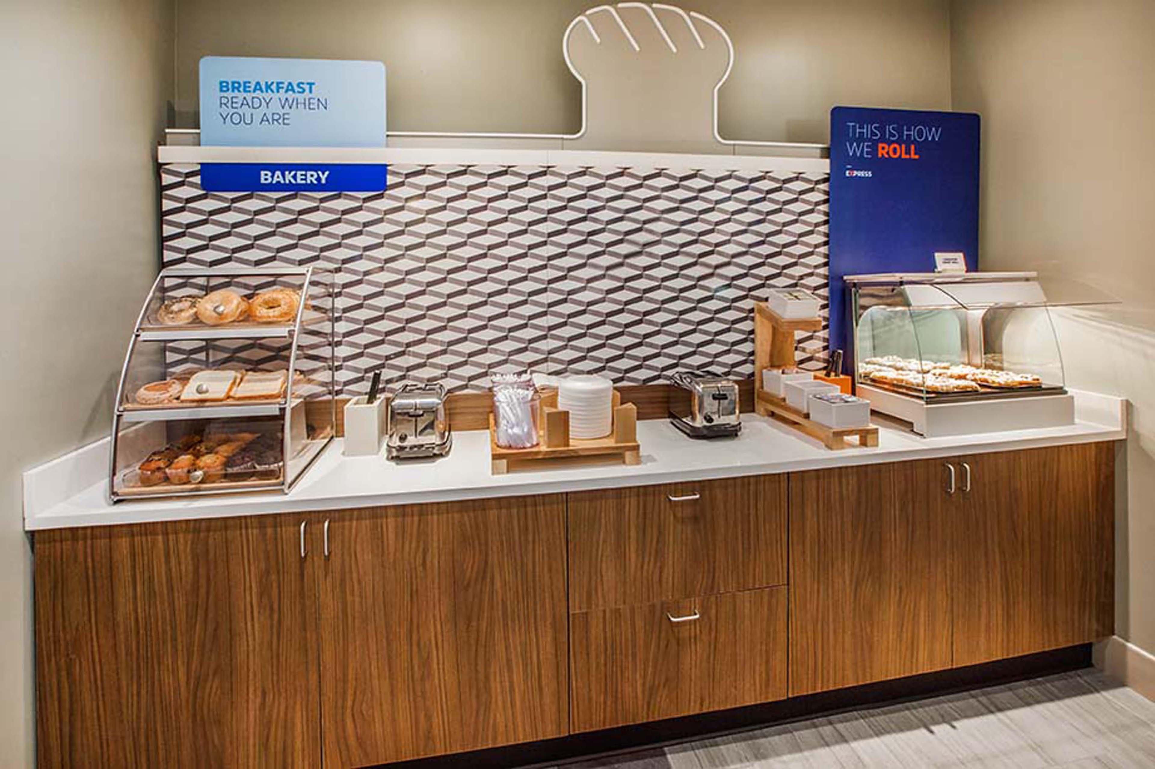 Holiday Inn Express Hotel & Suites Christiansburg By Ihg Exteriér fotografie